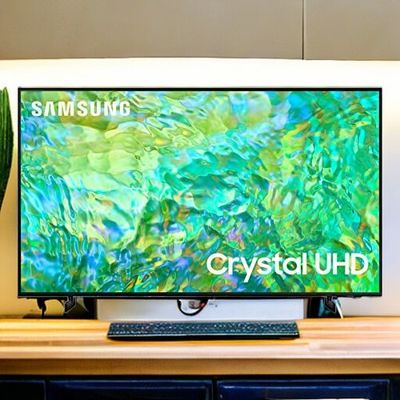 DYNAMIC CRYSTAL COLOR - A billion shades of color pop into view when you turn on this TV. Experience a different level of UHD with advanced technology.