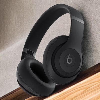 Experience rich, immersive sound with Beats' Custom Acoustic Platform. Enjoy lossless audio, two listening modes, enhanced compatibility, and more!